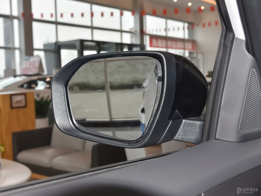 月光白長安CS55PLUS車身外觀圖片