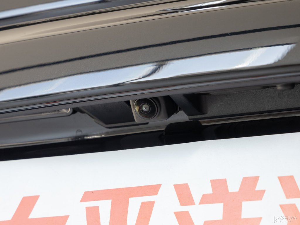 曜石黑樓蘭車尾外觀圖片