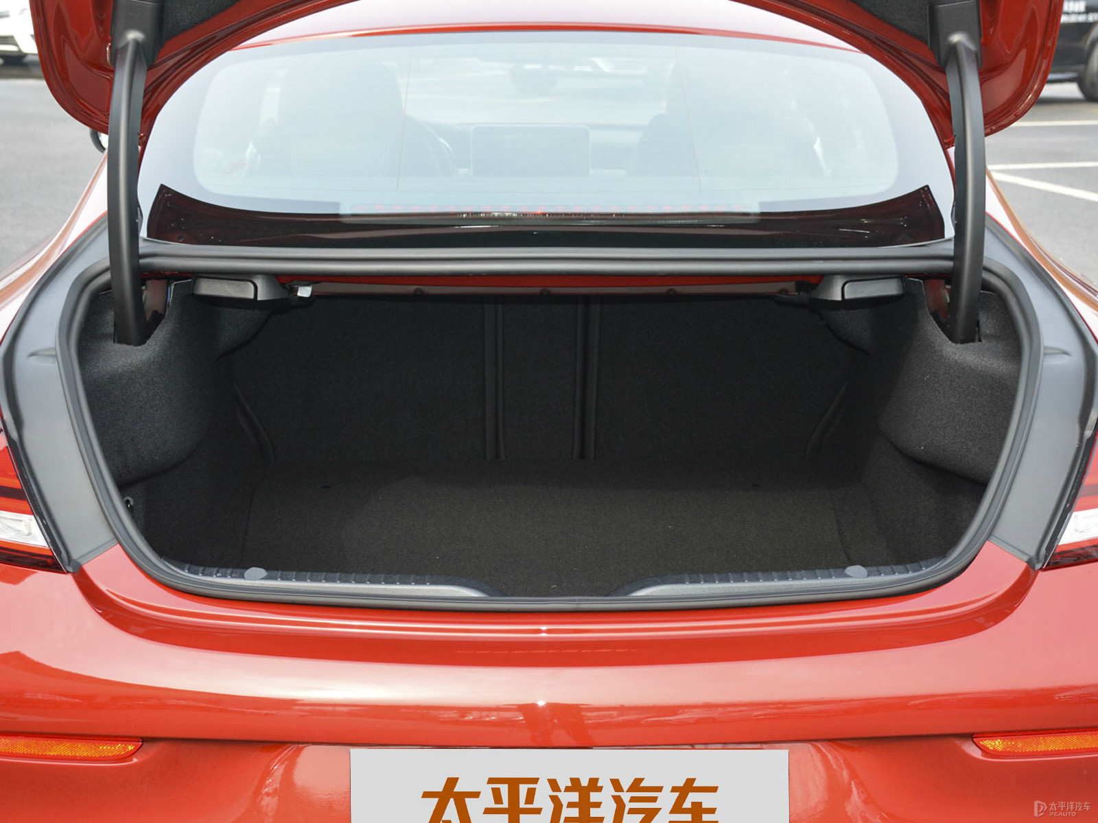 奔馳C級(進(jìn)口)空間高清大圖