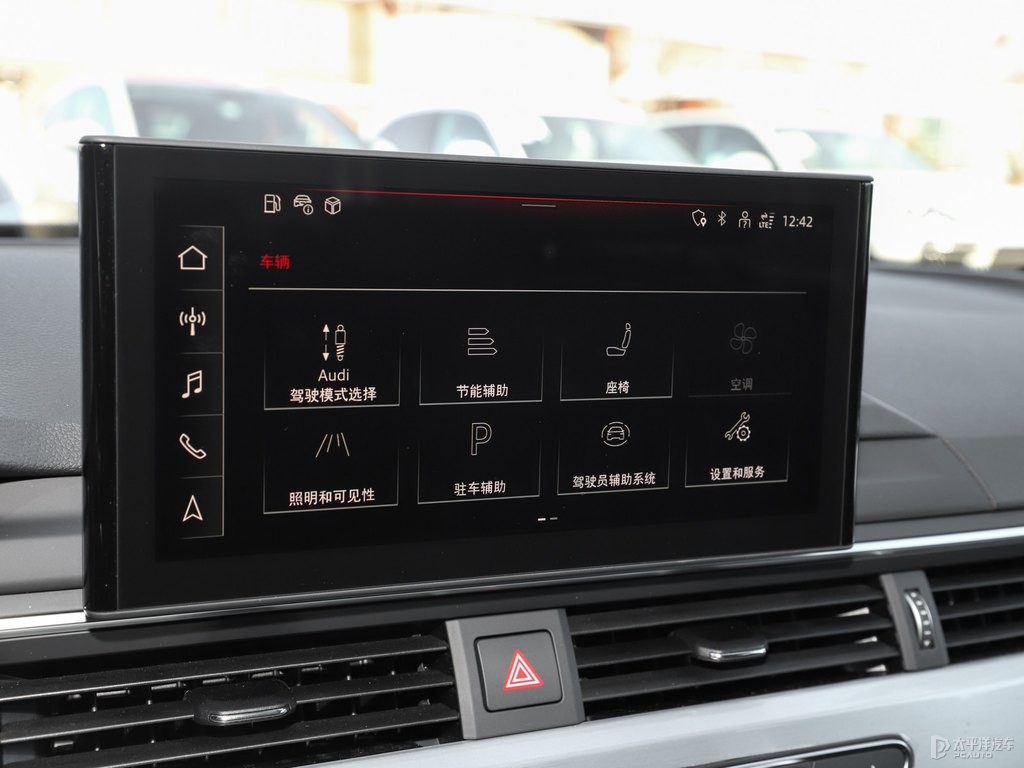朱鷺白奧迪A4L中控內(nèi)飾圖片