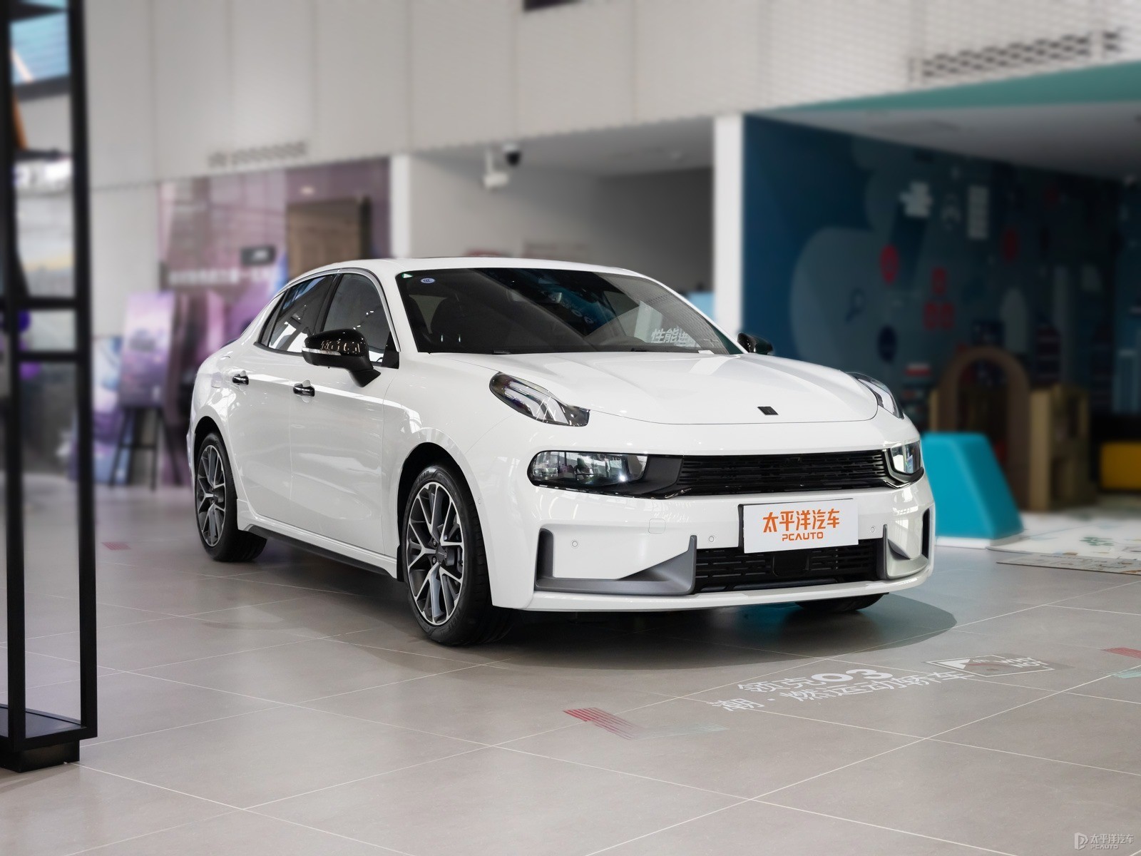 白領克03整車外觀外觀圖片