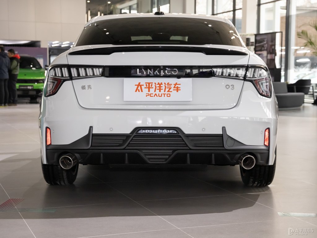 白領克03車尾外觀圖片