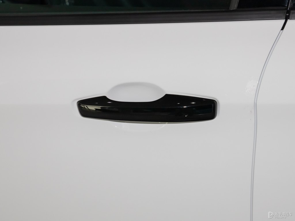 白領(lǐng)克03車身外觀圖片