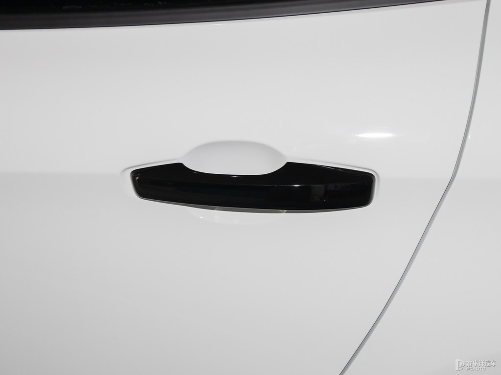 白領(lǐng)克03車身外觀圖片