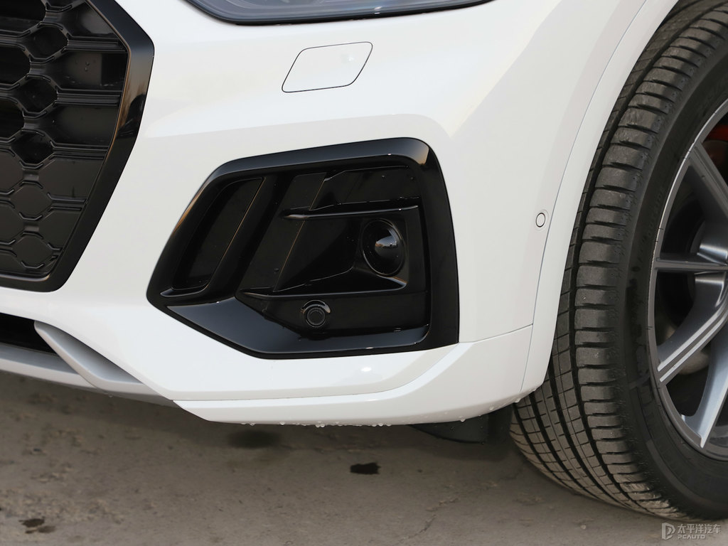 唐古拉白奧迪Q5L車頭外觀圖片