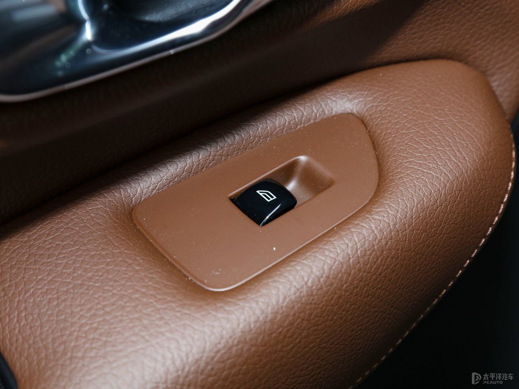 瑪瑙黑沃爾沃XC90車廂內(nèi)飾圖片