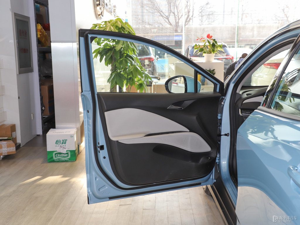 星輝藍(lán)微藍(lán)6車廂內(nèi)飾圖片