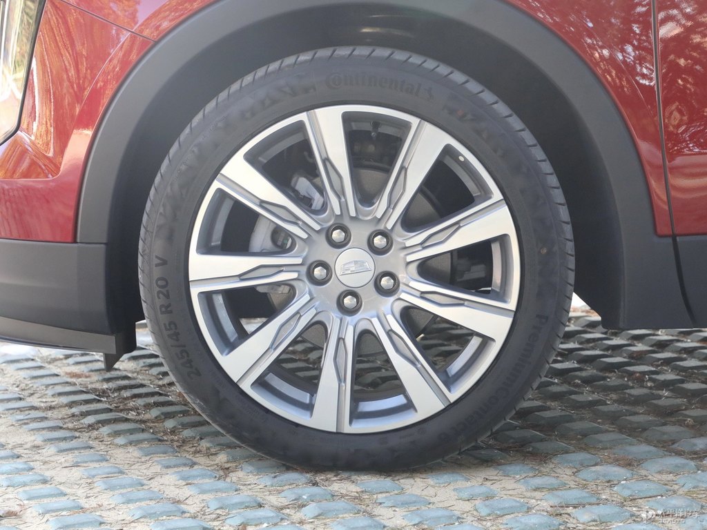 胭紅凱迪拉克XT4車身外觀圖片