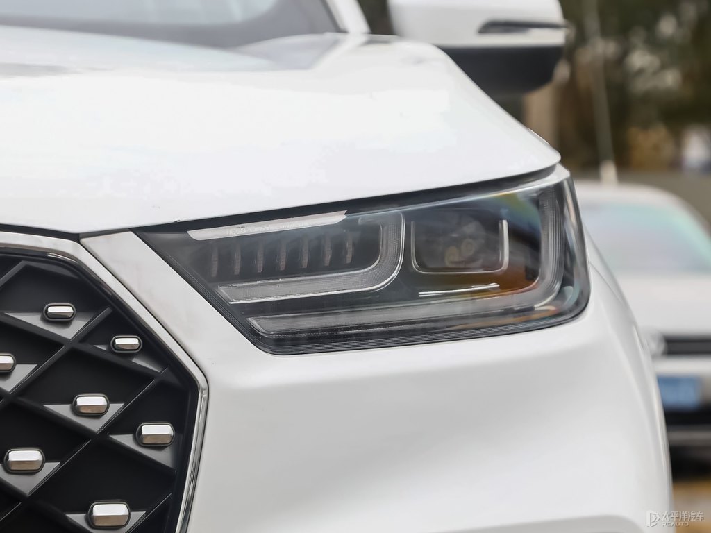 珍珠白瑞虎8 PLUS車頭外觀圖片