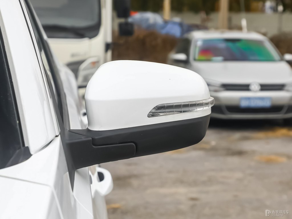珍珠白瑞虎8 PLUS車身外觀圖片