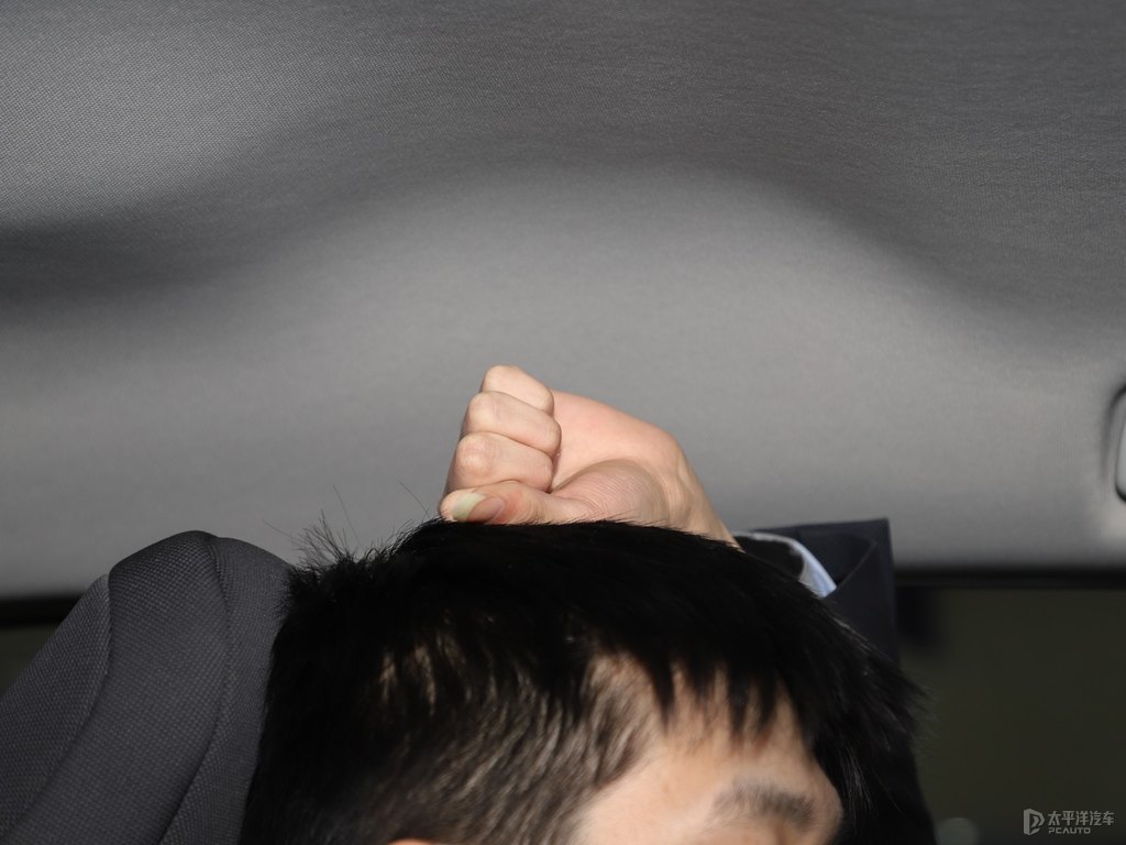 墨晶黑漢蘭達(dá)駕乘空間空間圖片