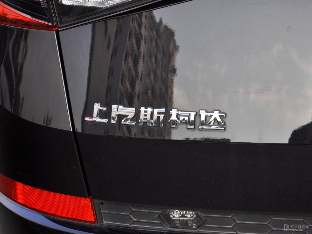 沉靜黑柯迪亞克車尾外觀圖片
