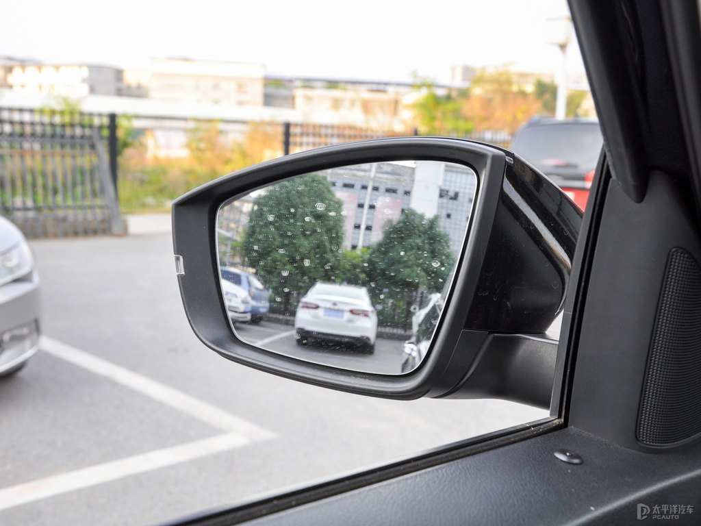 沉靜黑柯迪亞克車身外觀圖片