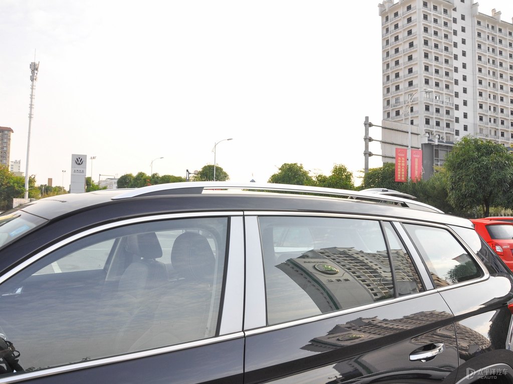 沉靜黑柯迪亞克車身外觀圖片