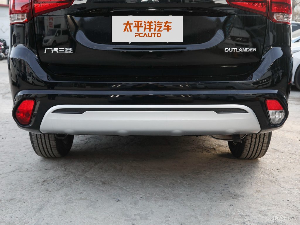 歐藍(lán)德車尾外觀圖片