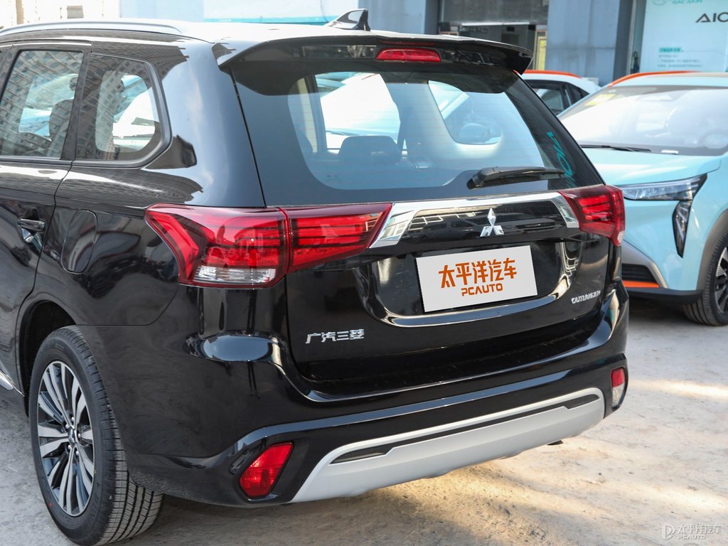 歐藍德車尾外觀圖片