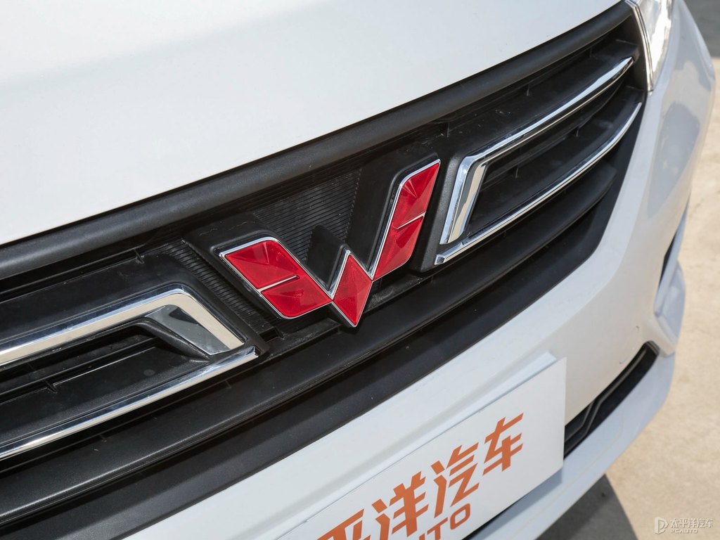 五菱宏光S車頭外觀圖片