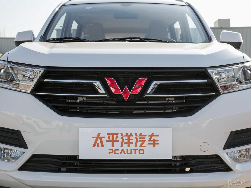 五菱宏光S車頭外觀圖片