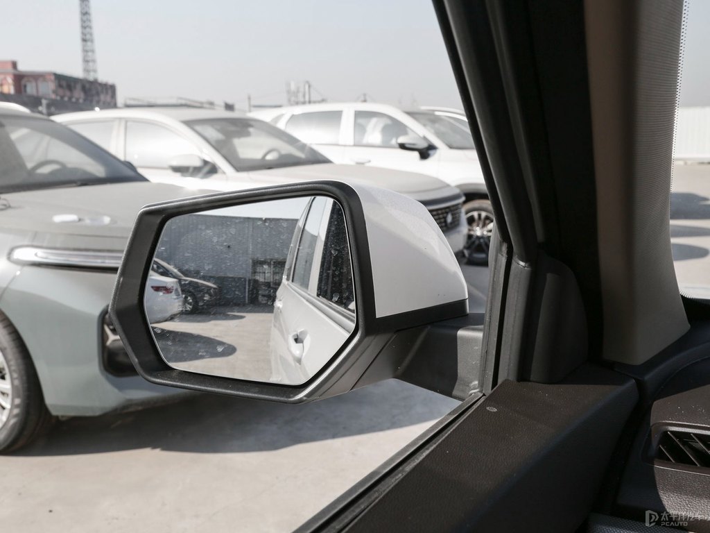 五菱宏光S車(chē)身外觀圖片