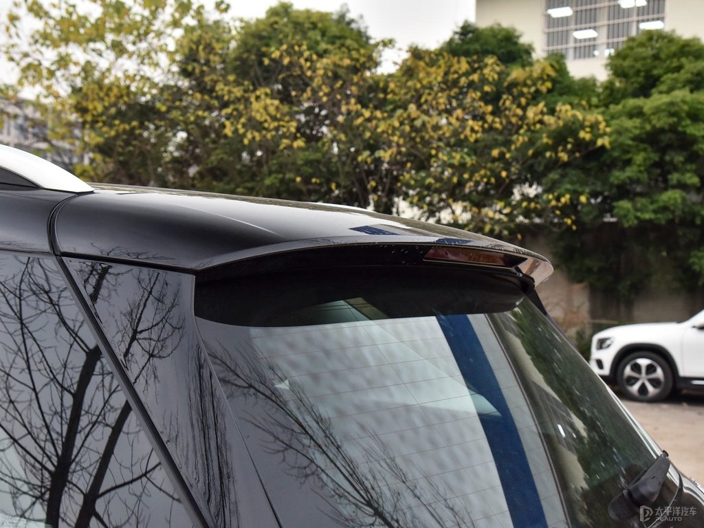 曜巖黑奔馳GLE車尾外觀圖片