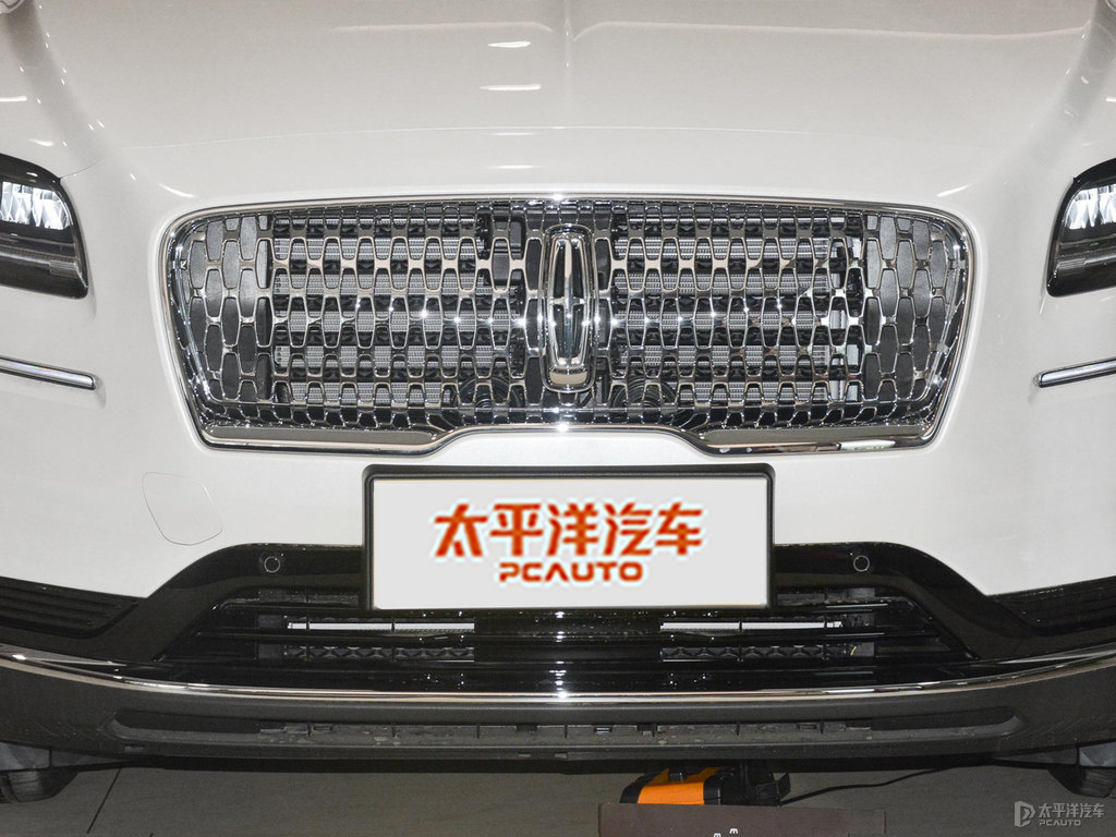 鉑鉆白航海家車頭外觀圖片