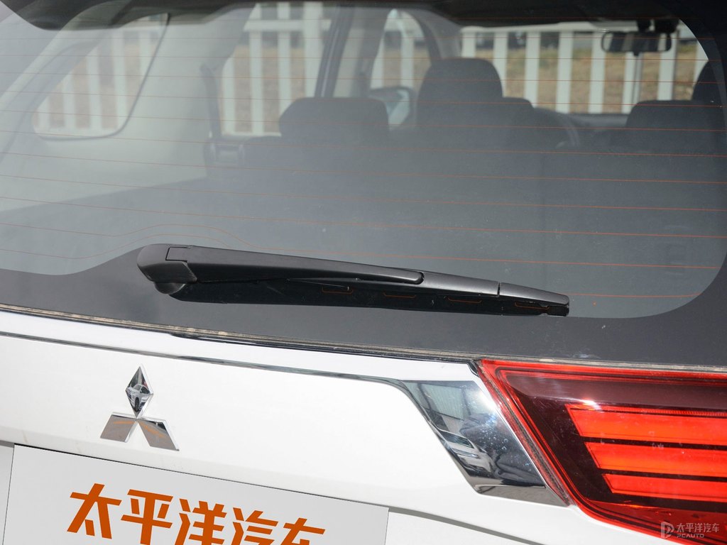 歐藍(lán)德車尾外觀圖片