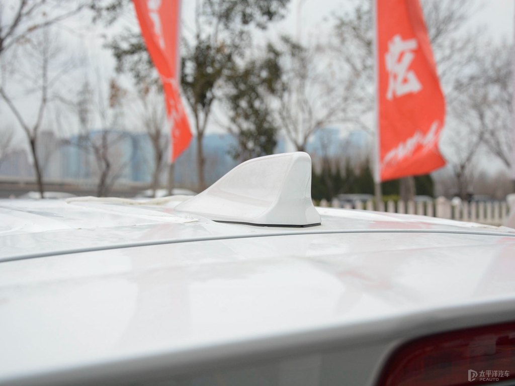 歐藍(lán)德車(chē)身外觀(guān)圖片