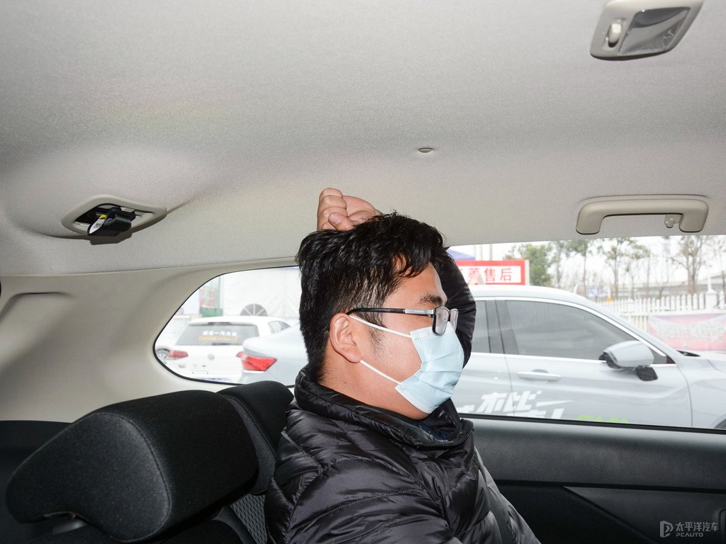 歐藍(lán)德駕乘空間空間圖片