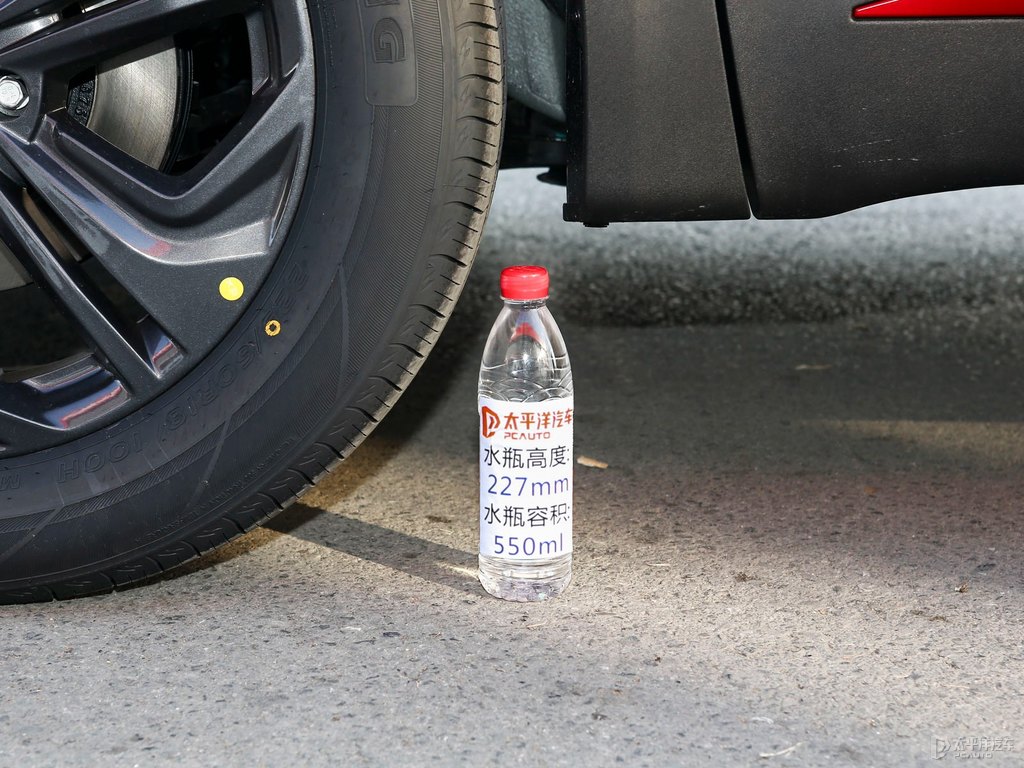 曜石黑瑞虎7車身外觀圖片