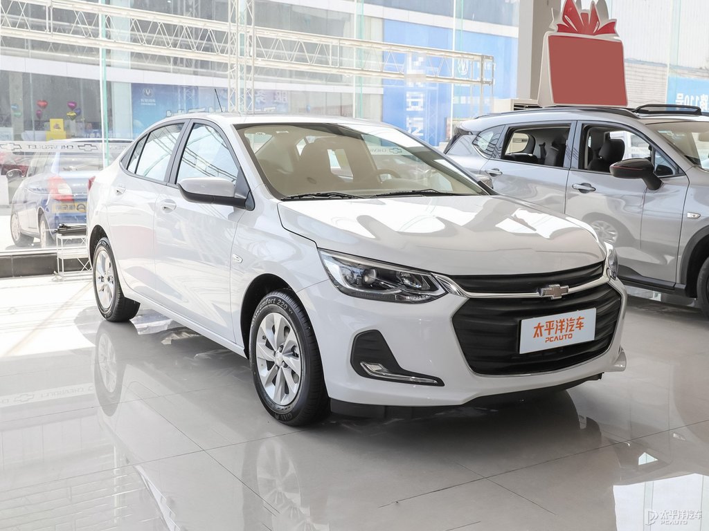 流云白科沃茲整車外觀外觀圖片