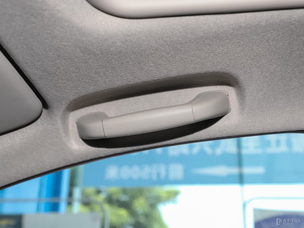 流云白科沃茲車廂內(nèi)飾圖片
