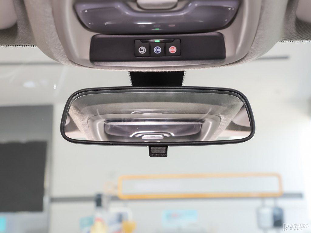 流云白科沃茲車廂內(nèi)飾圖片