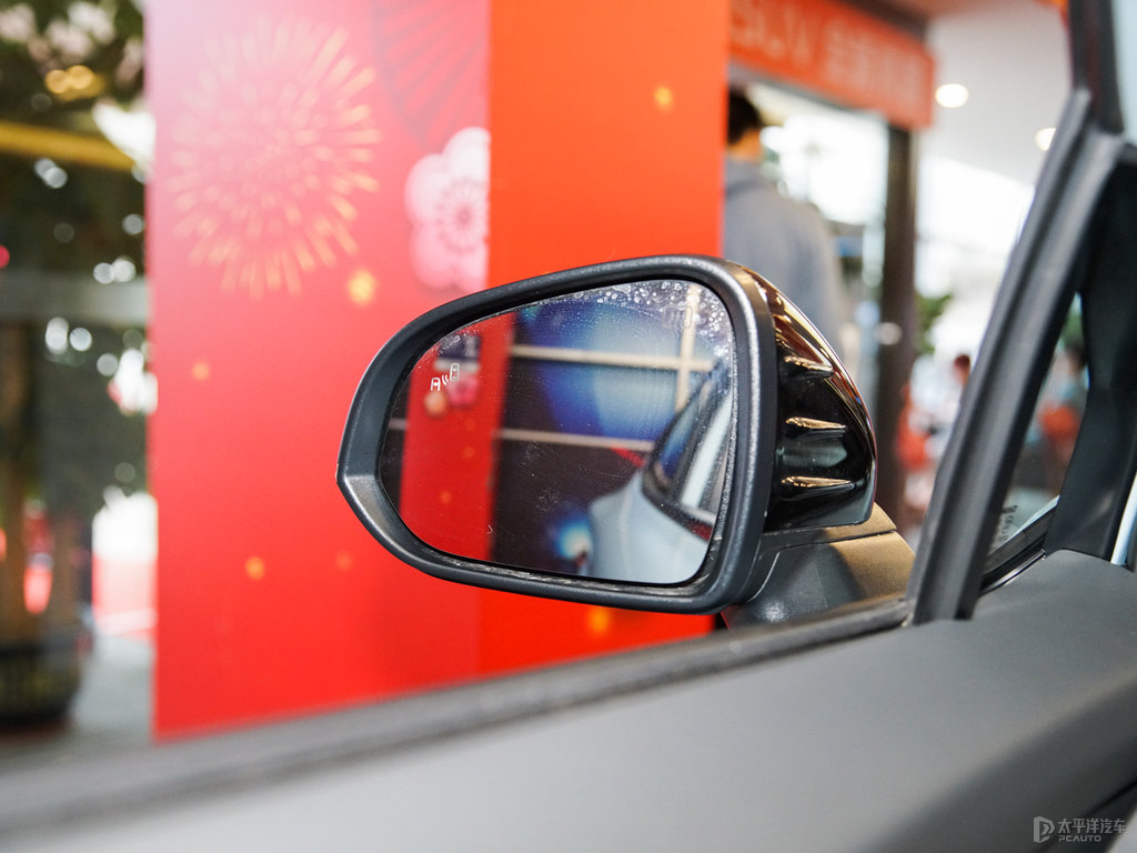 碧空藍(lán)長(zhǎng)安UNI-T車身外觀圖片
