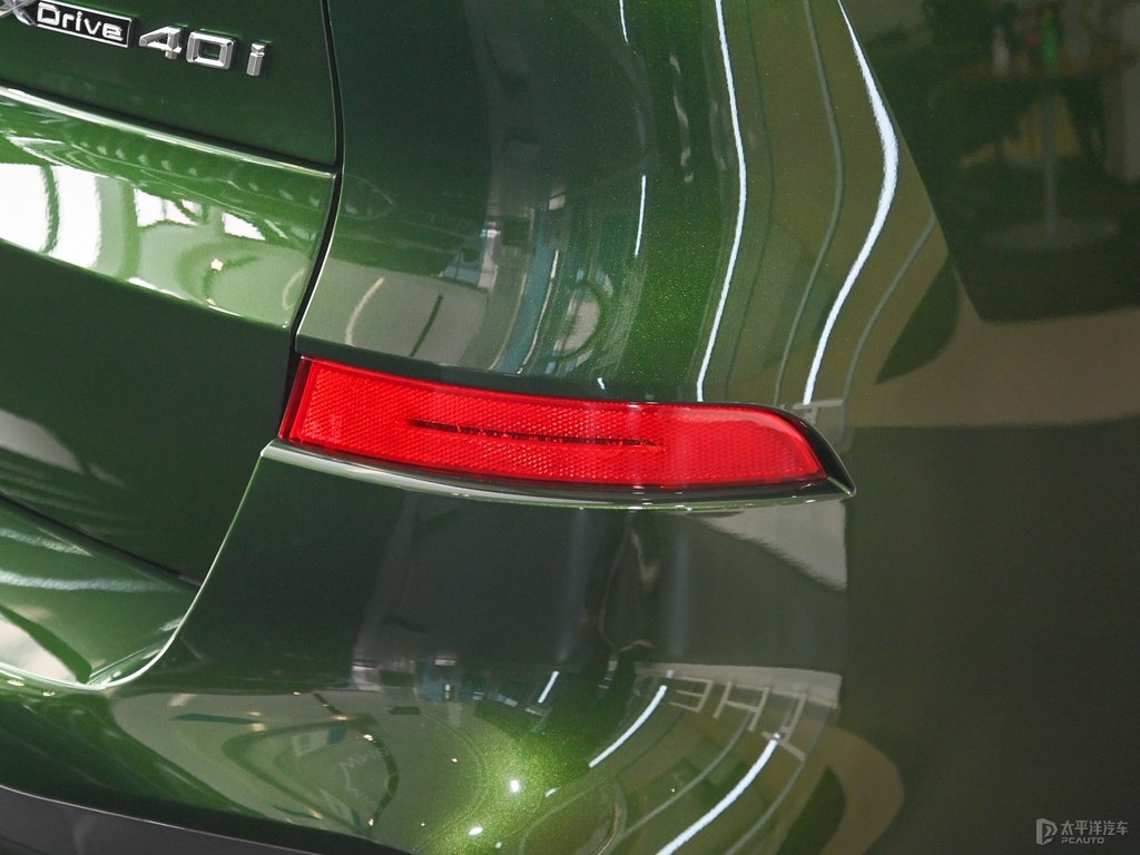 赫爾墨斯綠寶馬X5(進(jìn)口)車尾外觀圖片