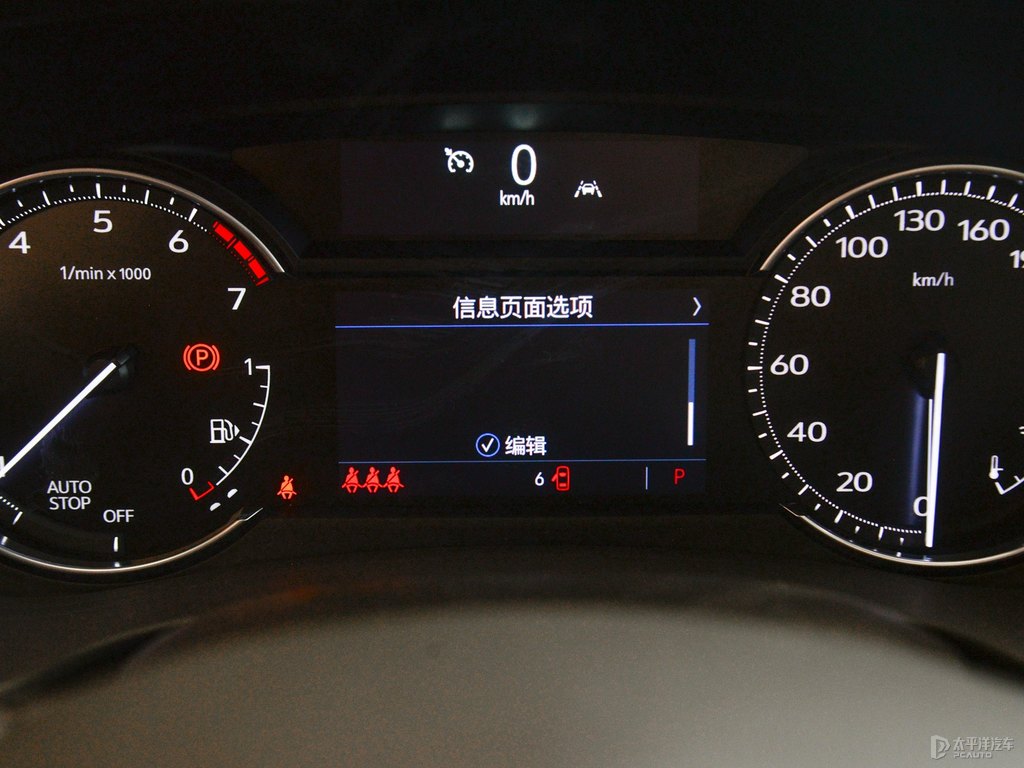 曜黑凱迪拉克XT4中控內(nèi)飾圖片