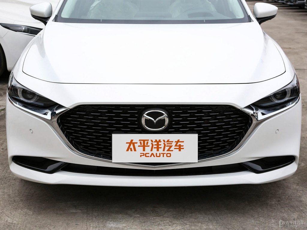 珠光白馬自達(dá)3 昂克賽拉車頭外觀圖片