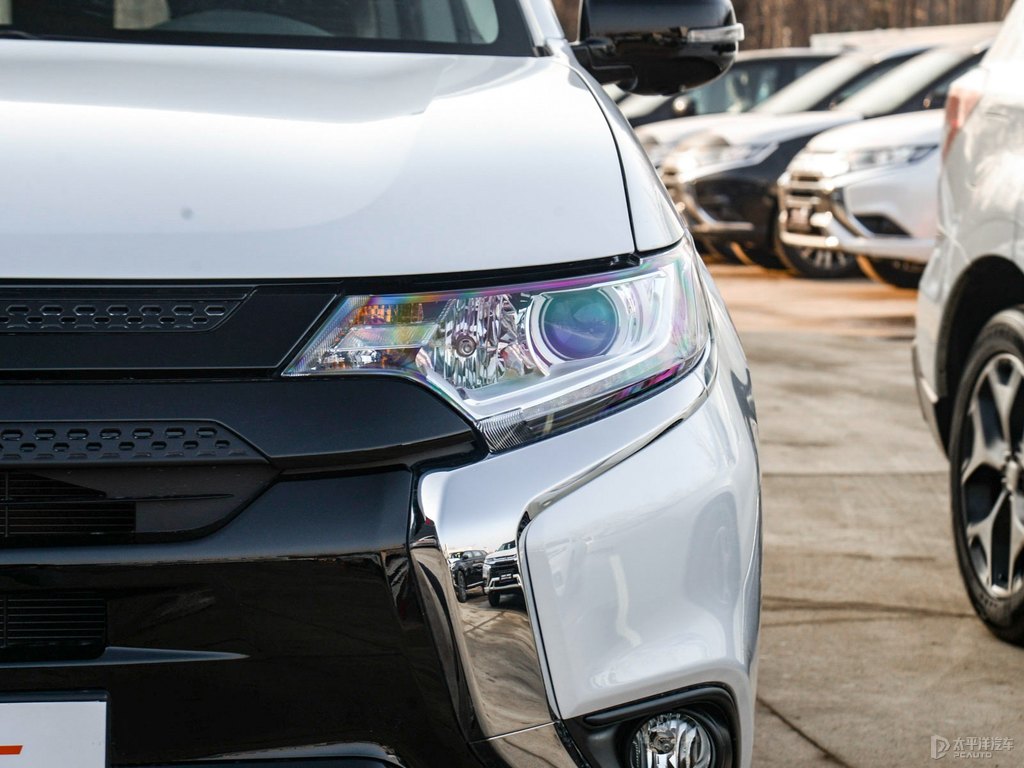 珍珠白歐藍(lán)德車頭外觀圖片