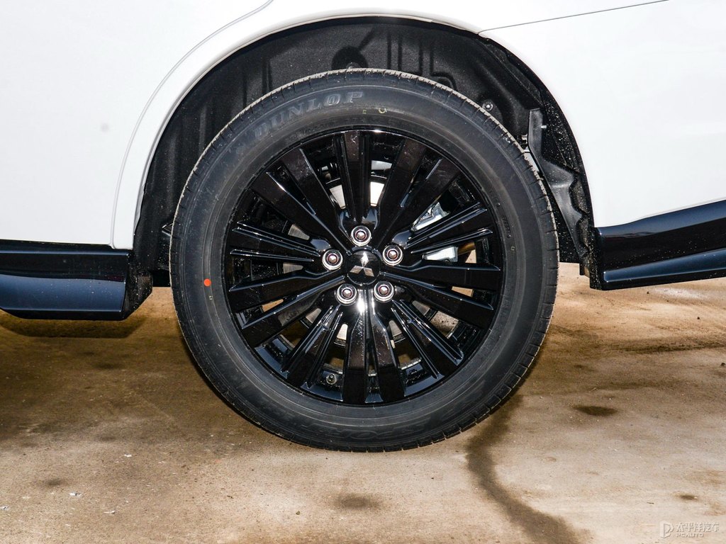 珍珠白歐藍德車身外觀圖片