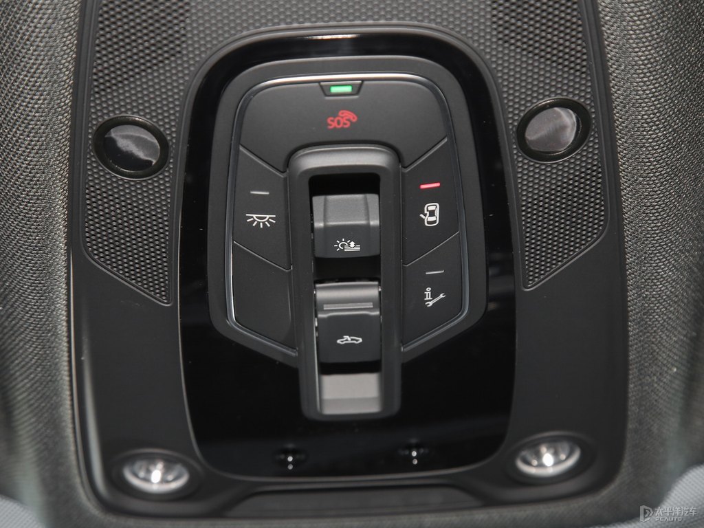 凱莫拉灰奧迪A4L車廂內(nèi)飾圖片