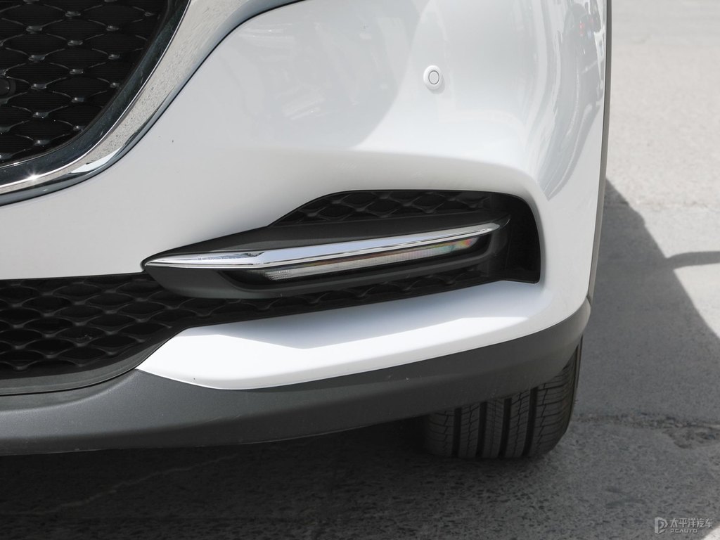 珠光白馬自達(dá)CX-4車(chē)頭外觀圖片