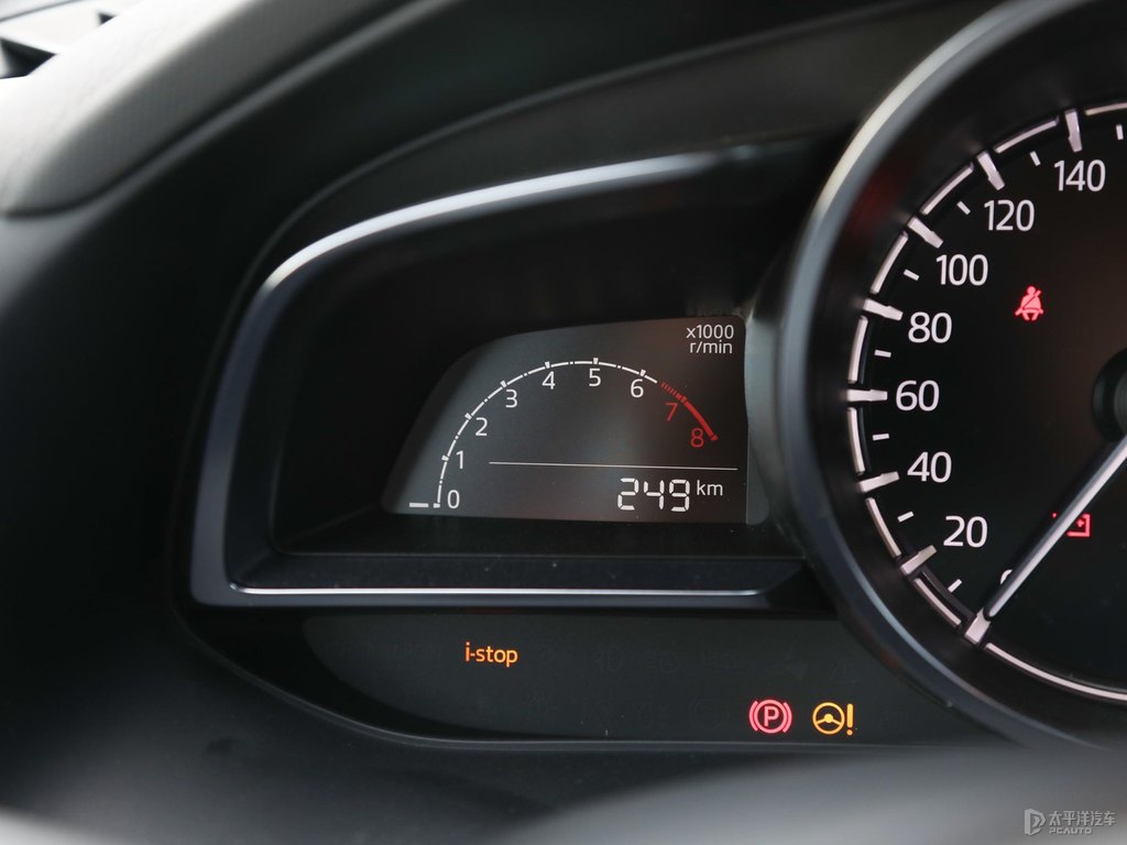 珠光白馬自達(dá)CX-4中控內(nèi)飾圖片