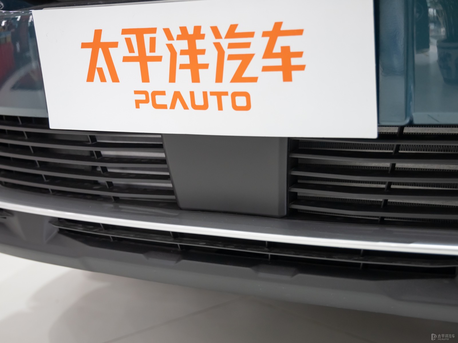 標(biāo)致4008外觀高清大圖