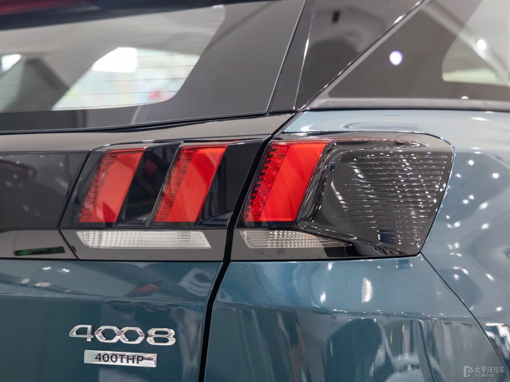 冰山藍(lán)標(biāo)致4008車尾外觀圖片