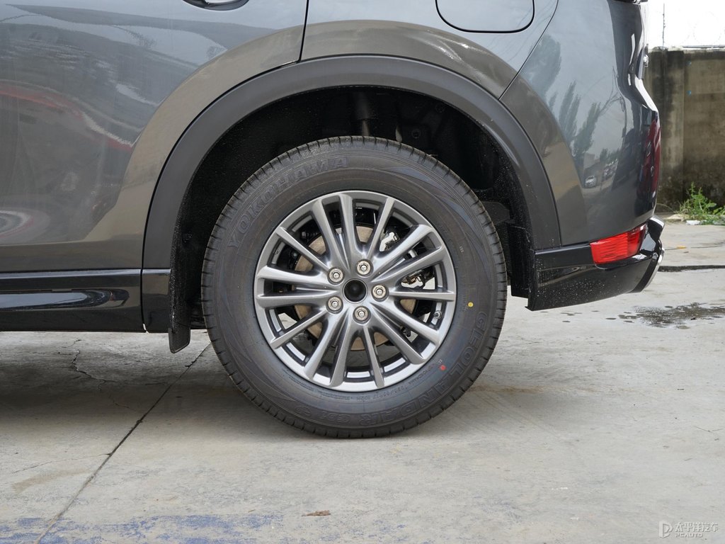 鉑鋼灰馬自達(dá)CX-5車身外觀圖片