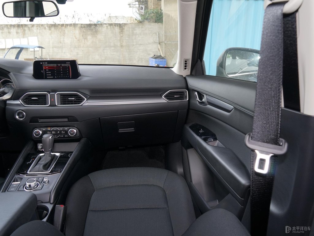 鉑鋼灰馬自達CX-5中控內(nèi)飾圖片