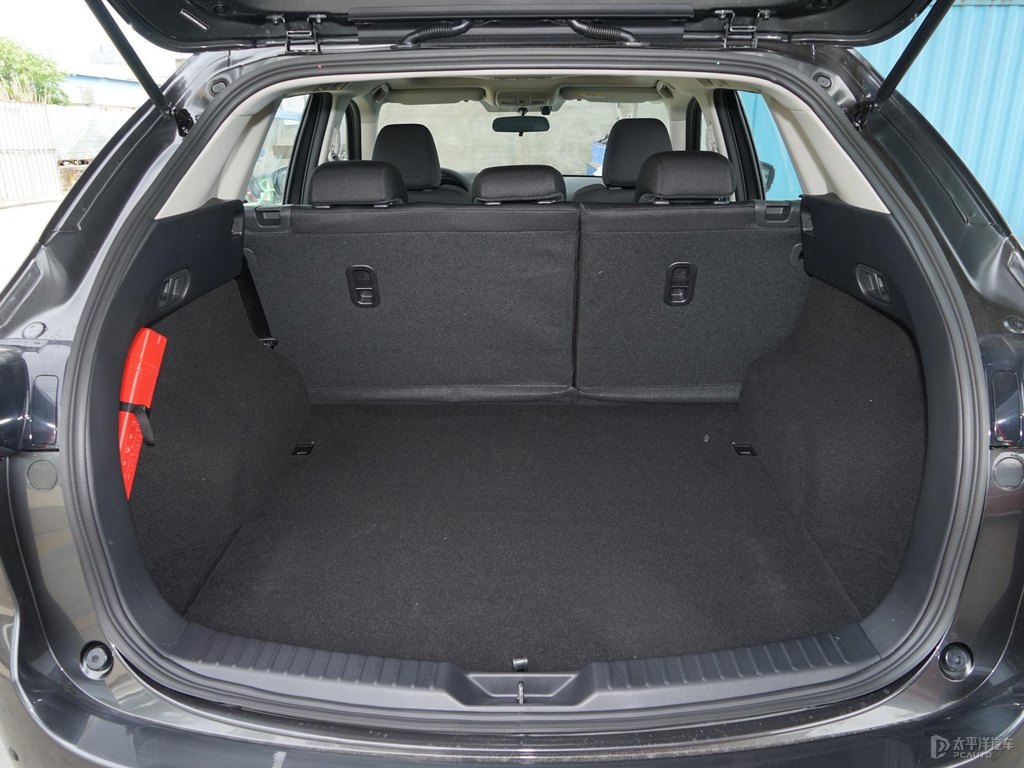 鉑鋼灰馬自達(dá)CX-5后備廂空間圖片