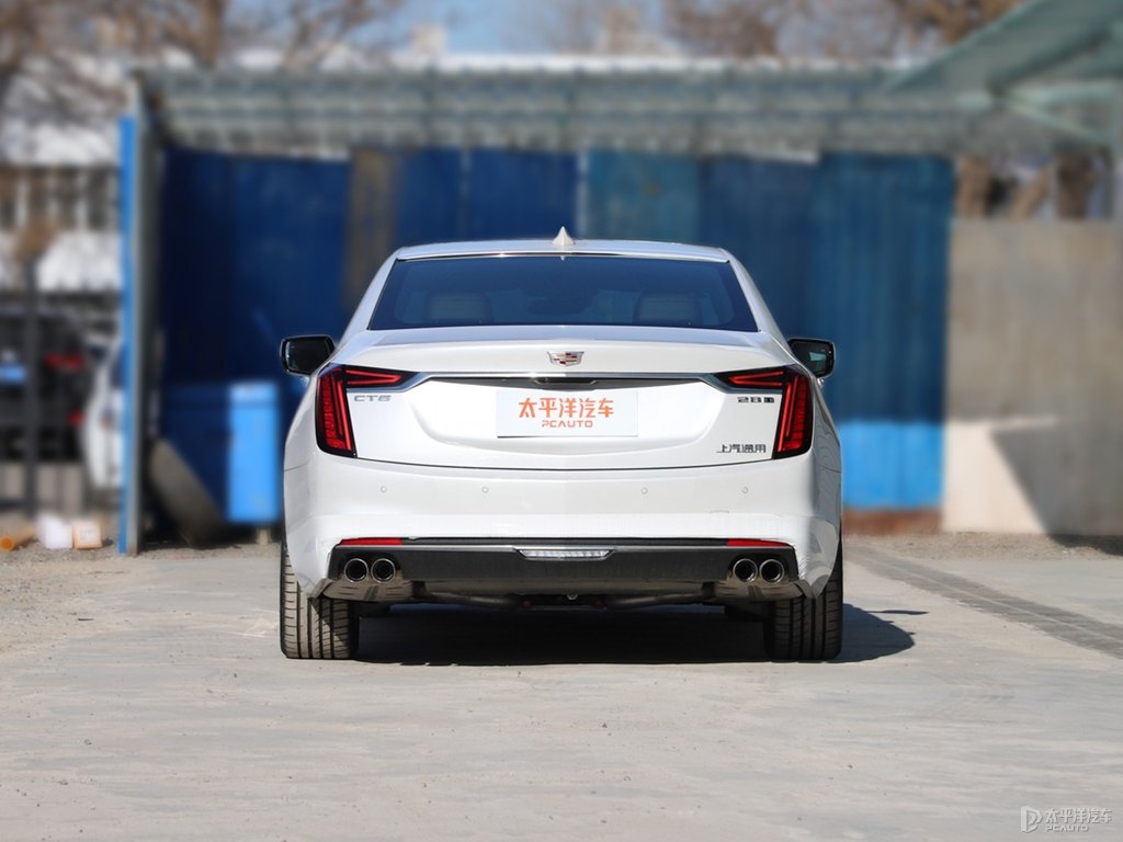 珍珠白凱迪拉克CT6整車外觀外觀圖片