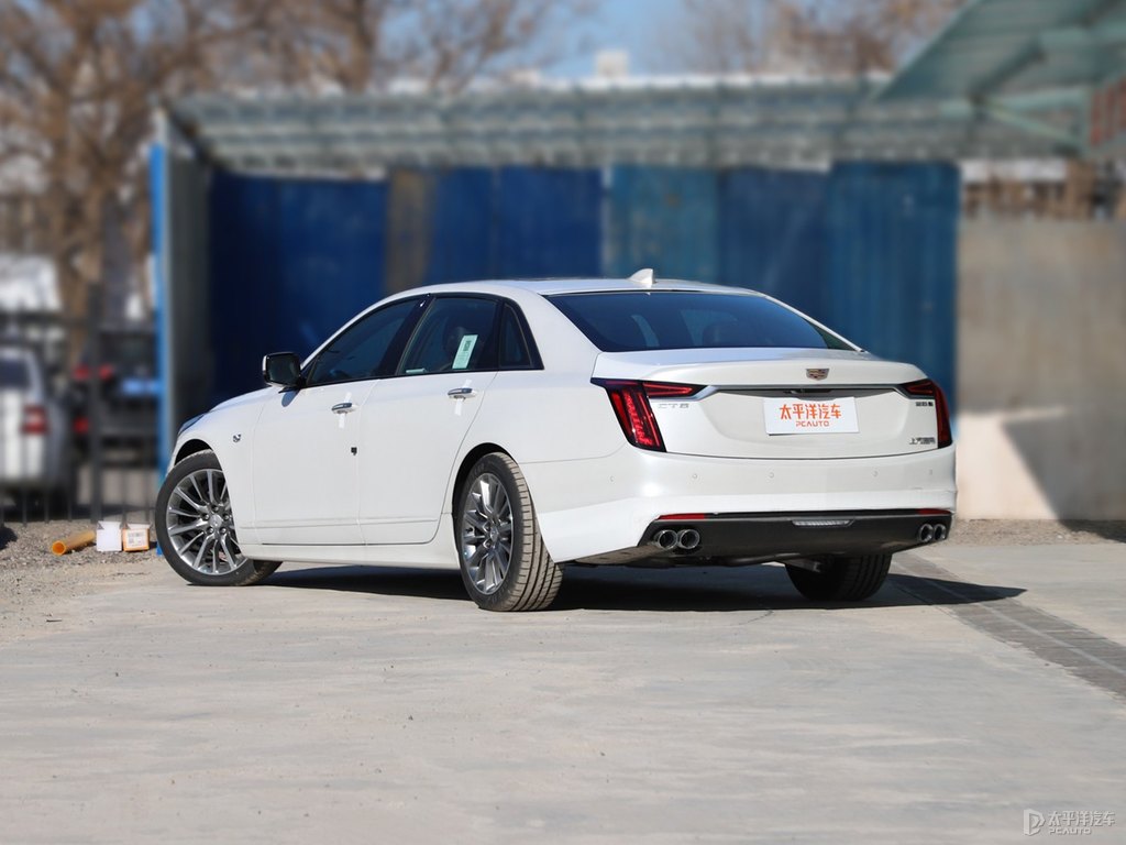 珍珠白凱迪拉克CT6整車外觀外觀圖片