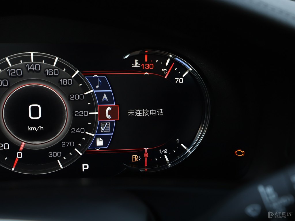 珍珠白凱迪拉克CT6中控內(nèi)飾圖片