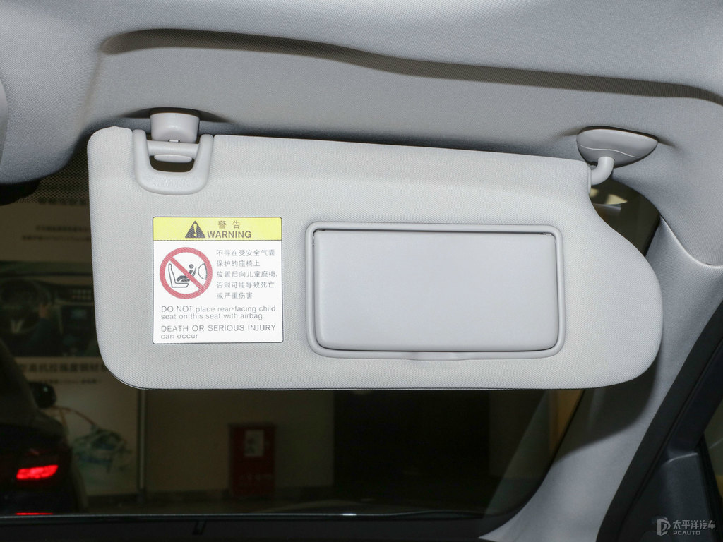 鉑金灰英菲尼迪QX50車廂內(nèi)飾圖片